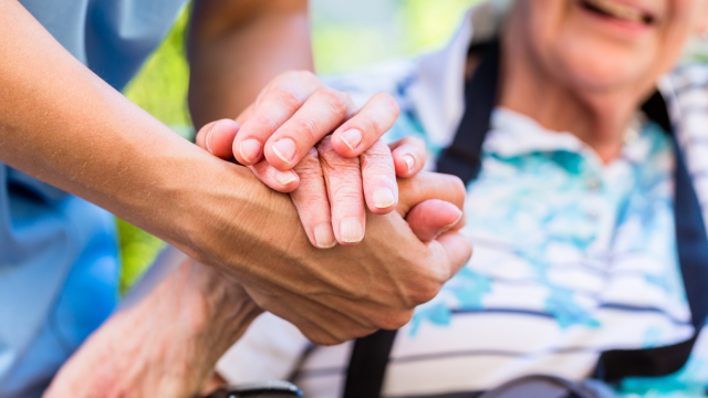 AVVISO PUBBLICO PER BENEFICI A SOSTEGNO DEL CAREGIVER FAMILIARE